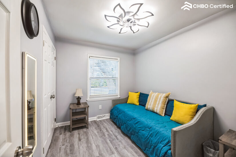 Bedroom #3 w/ king size pull out daybed and unique lighting