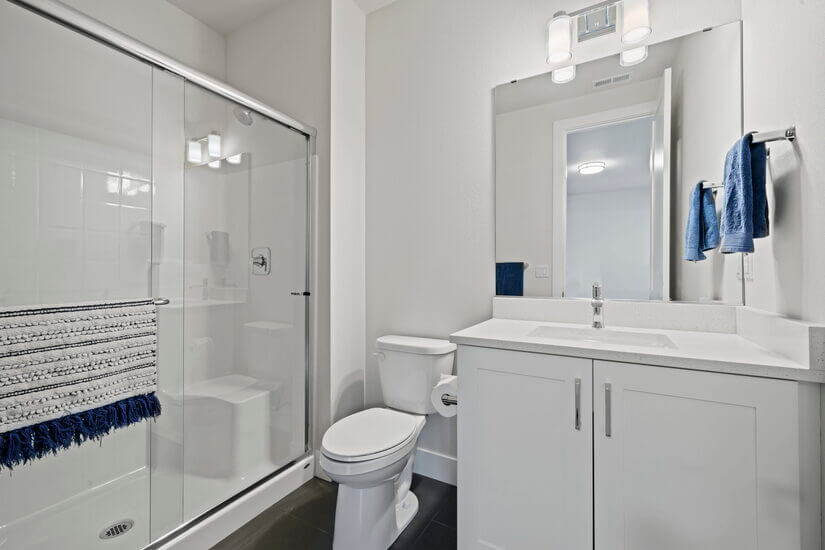 1st Floor- Mini-suite Bathroom