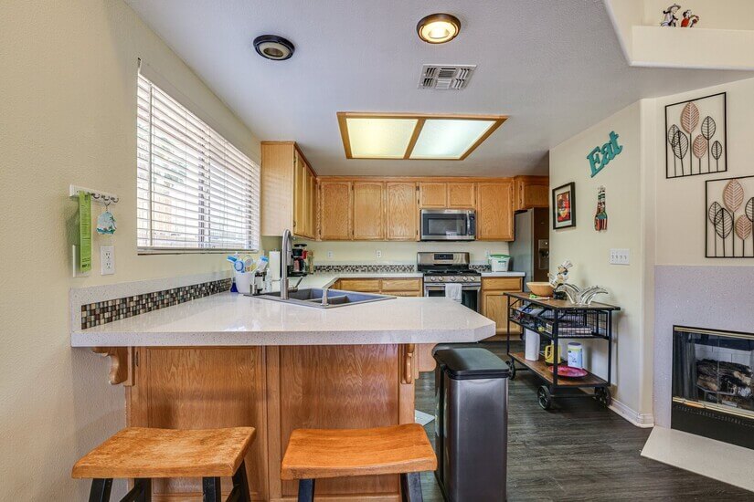 Spacious 3BR 2BA Peaceful Desert Living 