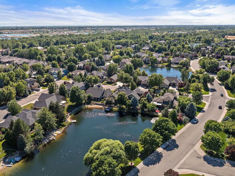 Nearby lakes