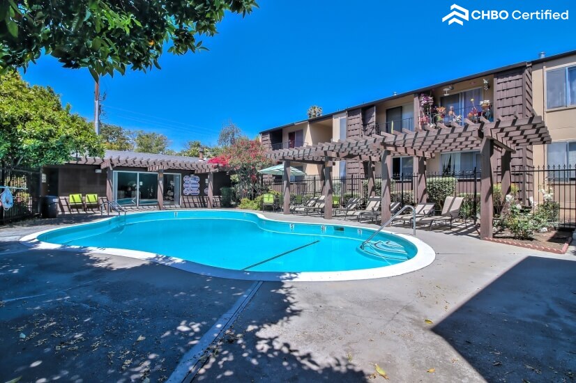 Luxury Executive Condo - New Renovation