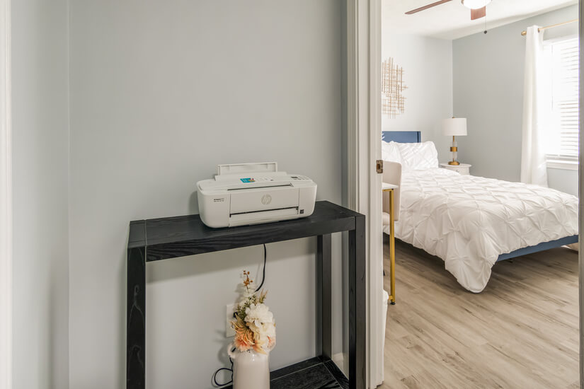 Hallway w/ Bluetooth Printer