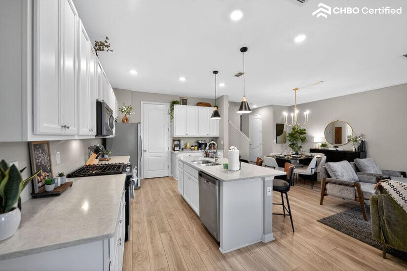 AMAZING 4BD 3 and Half Bath Townhouse