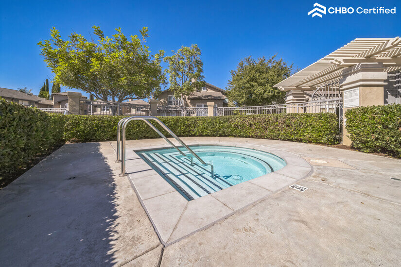 Cozy Condo Located Near the Beach