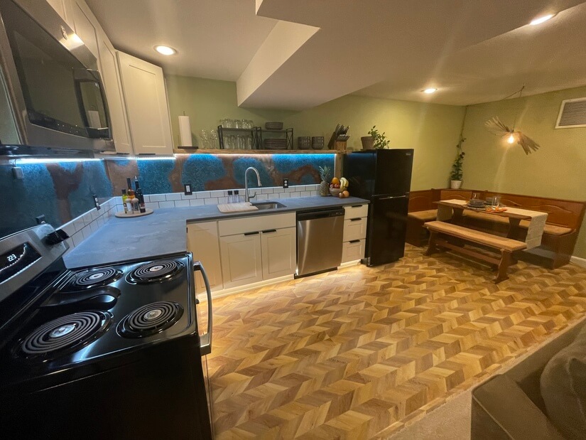 Fully equipped kitchen and coffee bar