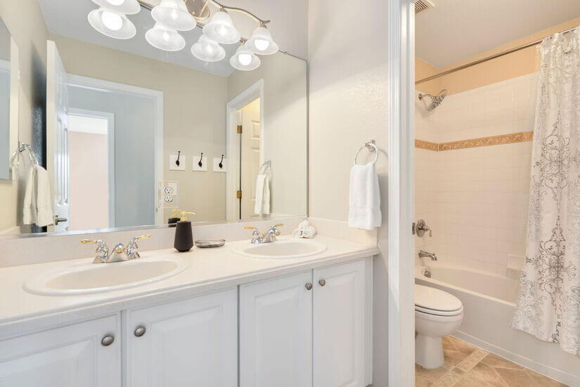 5 Bed 4 Bath Near Harmony Corridor