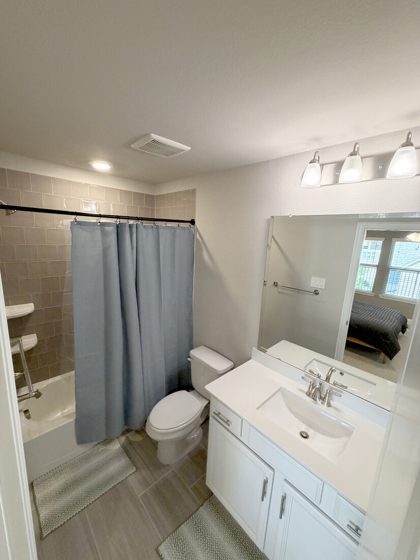 third floor full bath