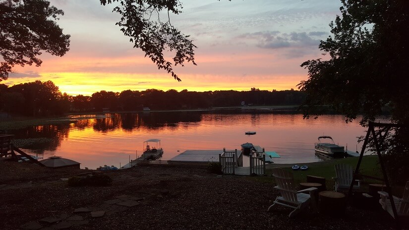 Hudson Lake Luxury Cottage 