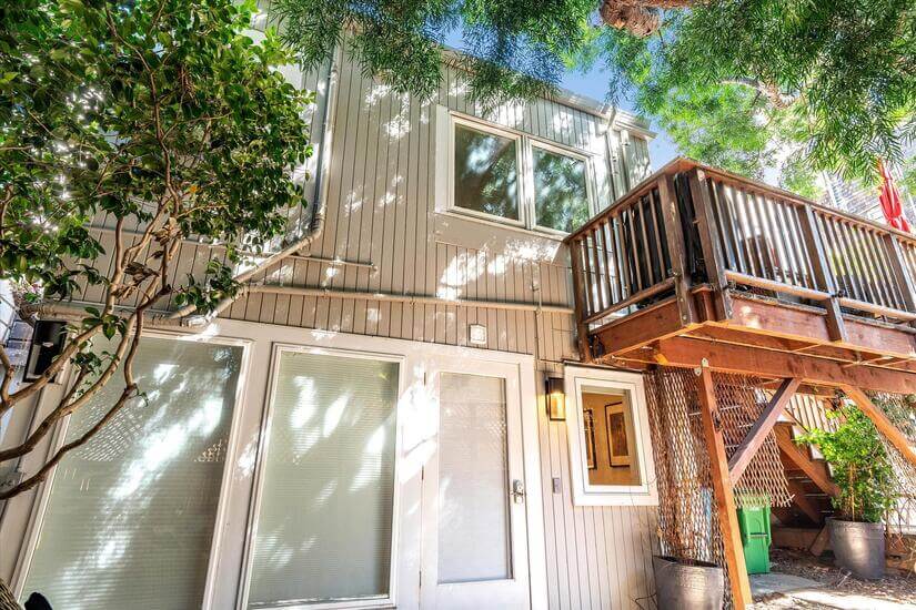 Single Family Home in North Beach