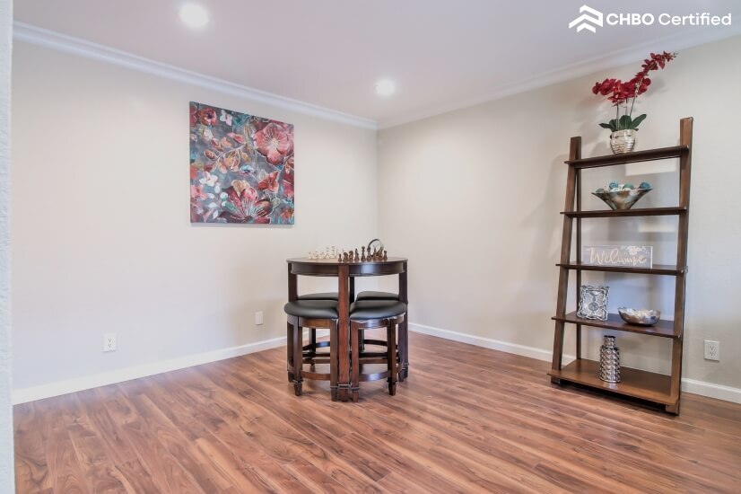 Luxury Executive Condo - New Renovation