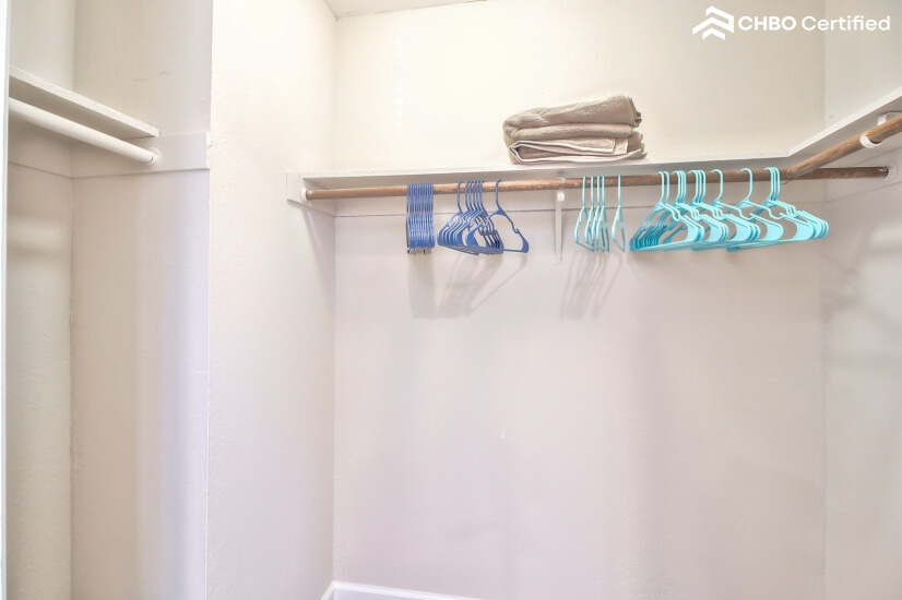 Luxury Executive Condo - New Renovation