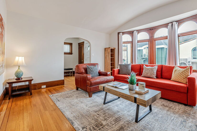 Living area large direct from foyer