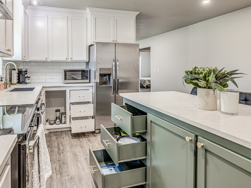 Newly Remodeled 3B 1.5B W/ King Bed