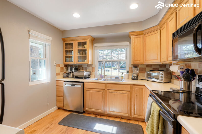 Furnished 3 Bedroom Townhome in Aurora