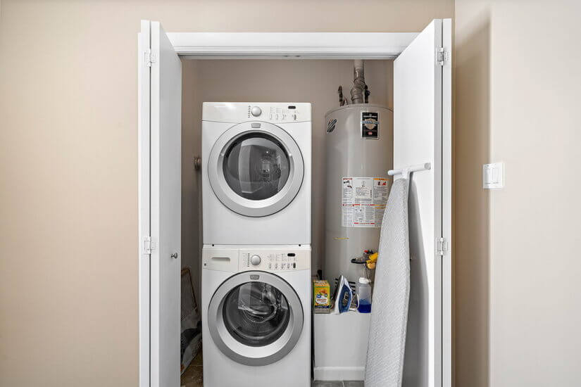 Fully-equipped laundry room!