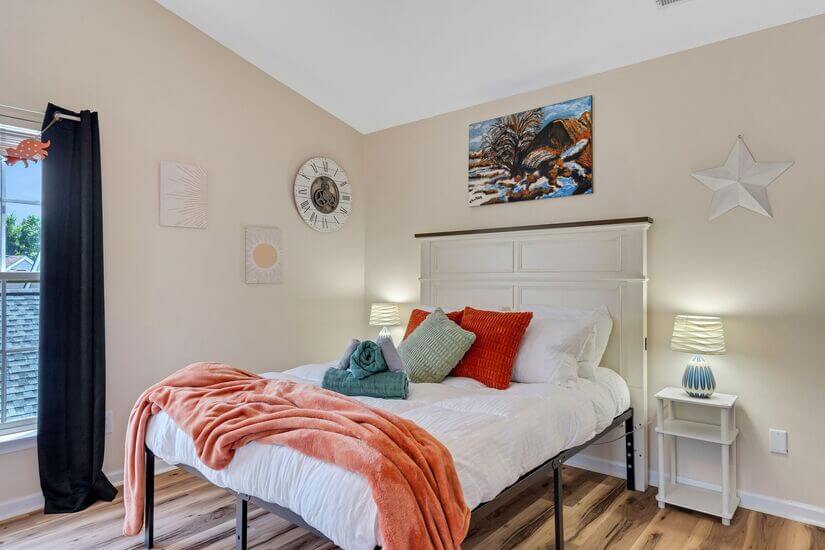 5 Bedroom Home Fence Hot Tub Park Arcade