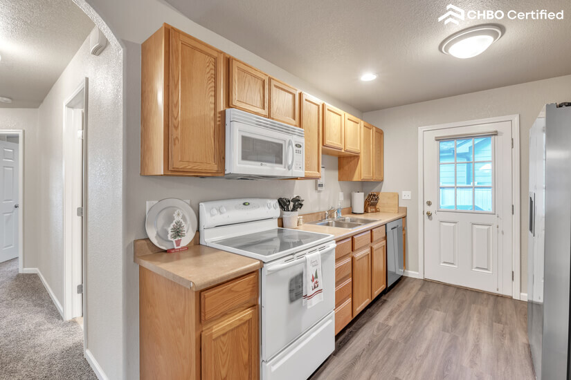 Fully Furnished Cheyenne WY 3bd 2ba 2car