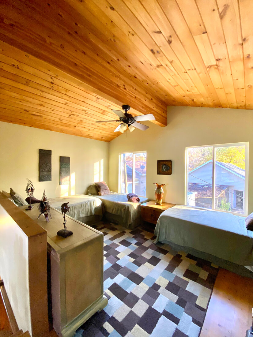 Hudson Lake Luxury Cottage 