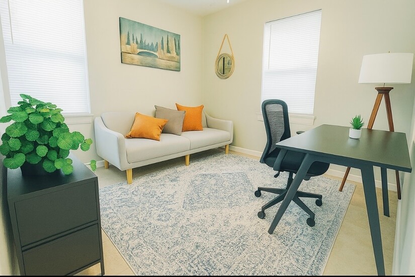 Office space W/ Pull Out Couch