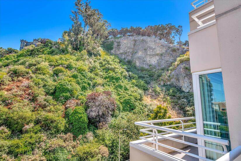 2 Bedroom 2 Bath Condo in Parc Telegraph