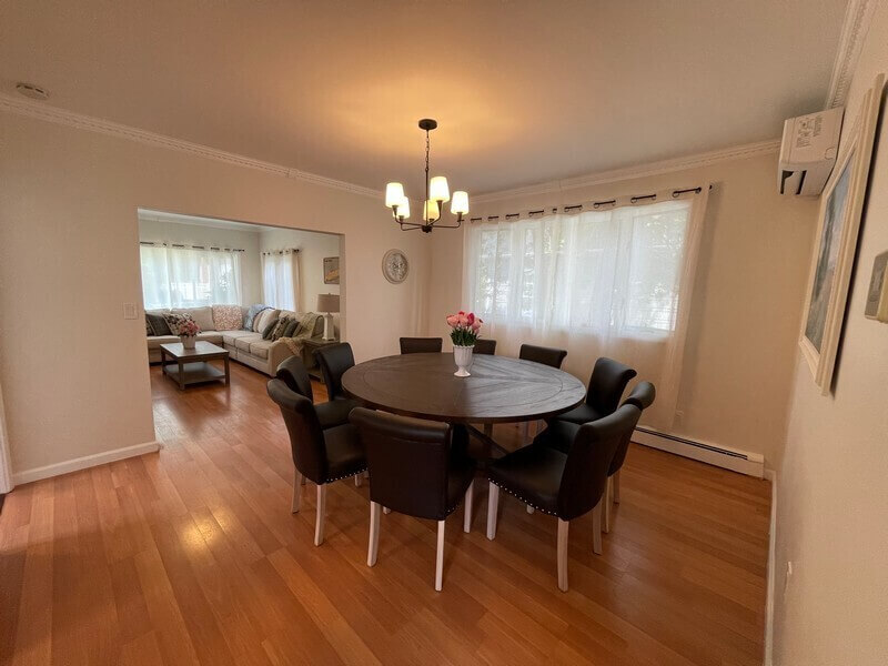 Spacious 5BR Near LIRR  Parks