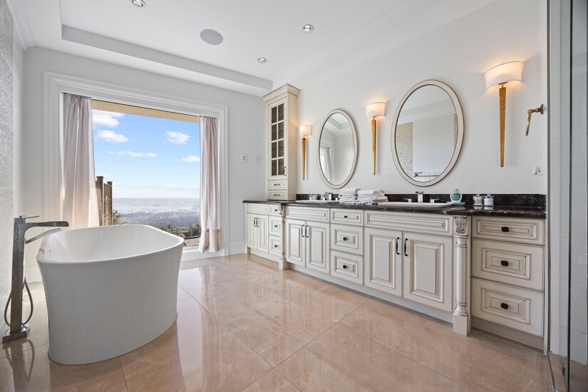 Vancouver Executive Luxury Home w/ View