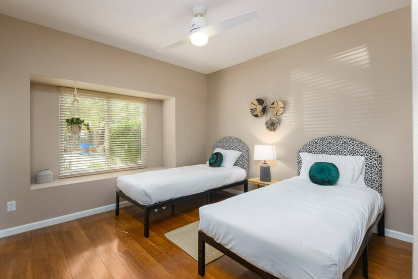 Bedroom 2 Twin Beds.