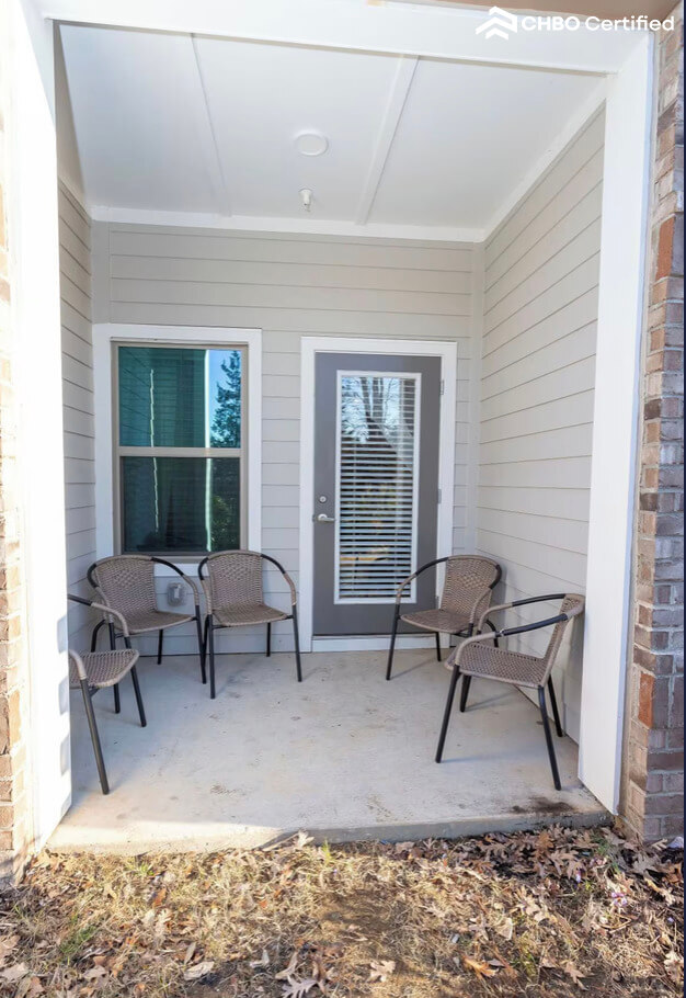 Furnished Apt with pool in Charlotte NC