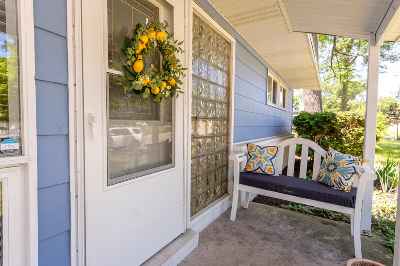 Enter via self-check-in with a digital keypad smart lock.
