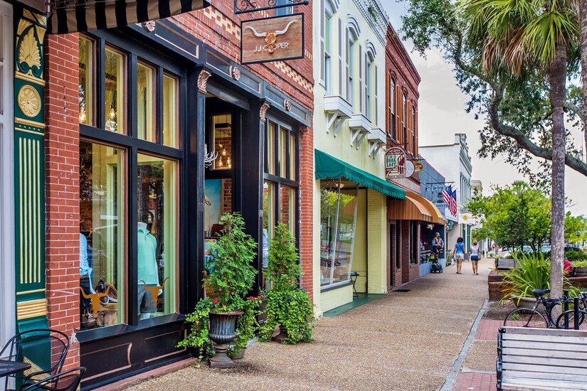 Downtown Fernandina Beach- 20 mins away