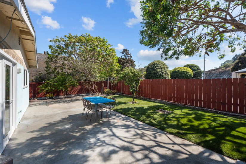 Single Story Cute Home Minutes to Beach