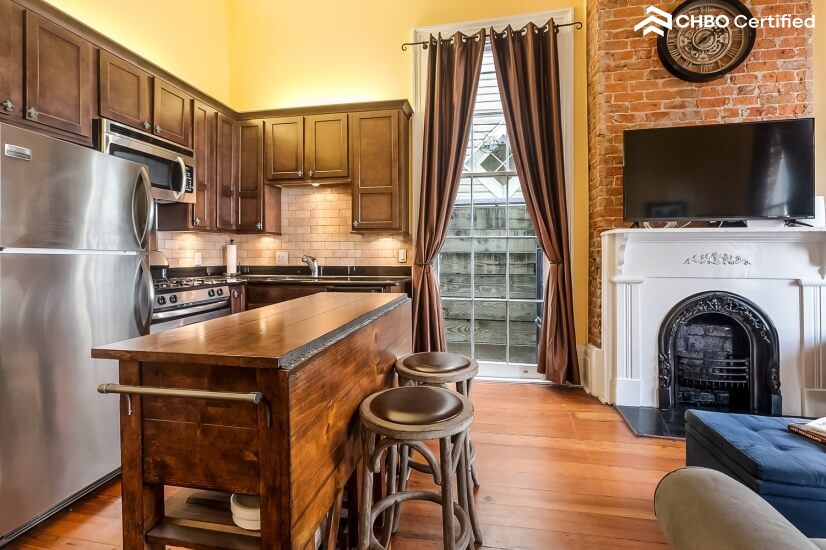 Furnished Lower Garden District Condo