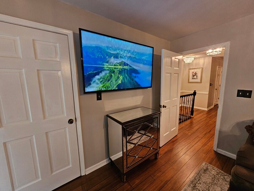 Master Bedroom w/Hallway