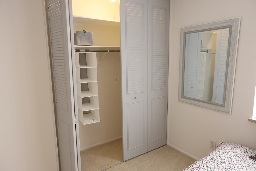 The flex room/2nd bedroom has a 6' long closet.