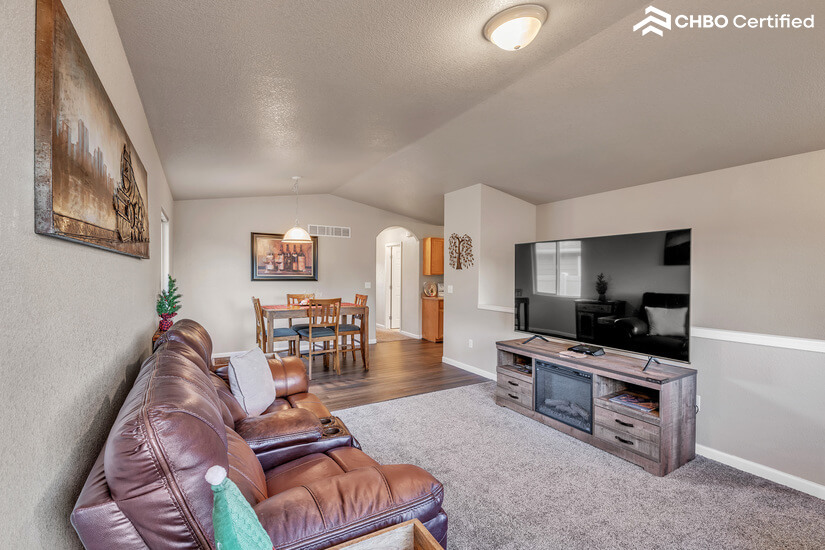 Fully Furnished Cheyenne WY 3bd 2ba 2car