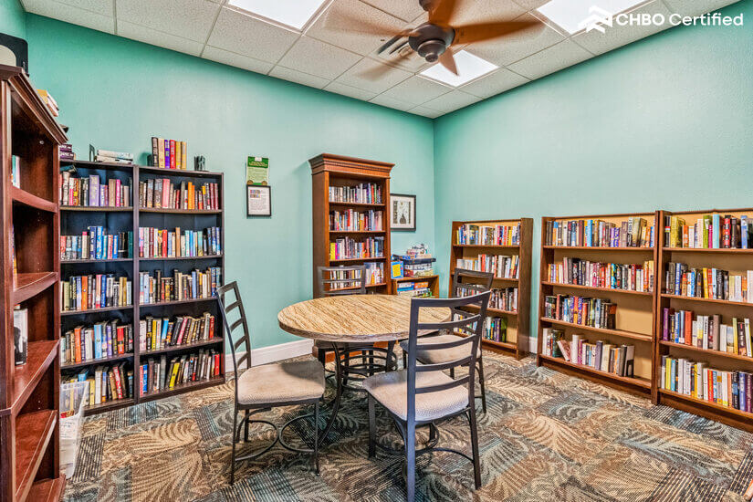 Yacht Club Library