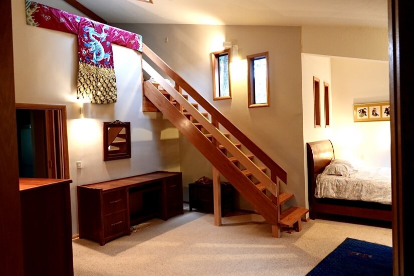 Stairs leading to loft bed room