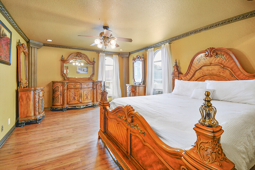 King Bedroom: 3 of 3