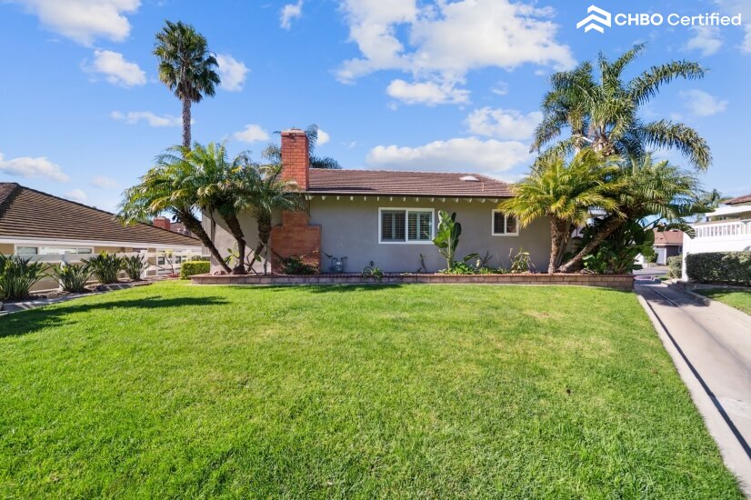 Large common area green space!