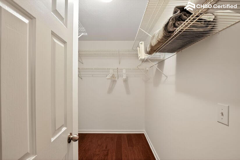 Master walk-in  Closet