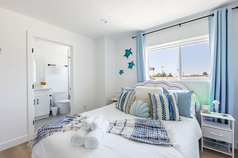 New Modern 4BR4BA Furnished Home in LA