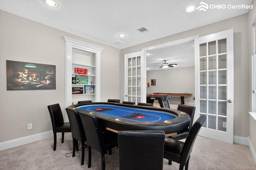 Poker room with elegant design