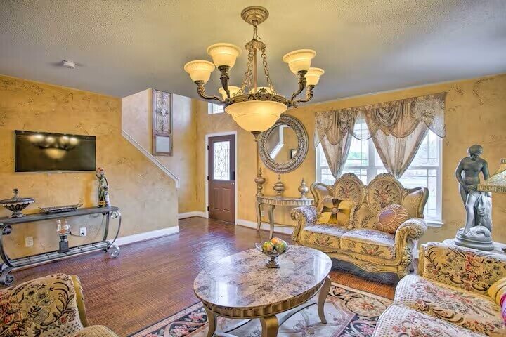 Elegant Home with Pool Gym 04mi to Lake