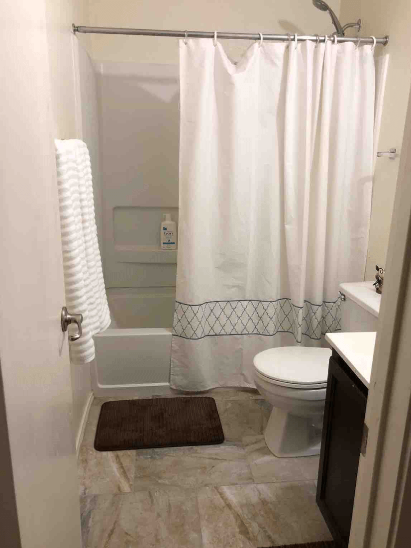 2nd Floor - Full Bathroom