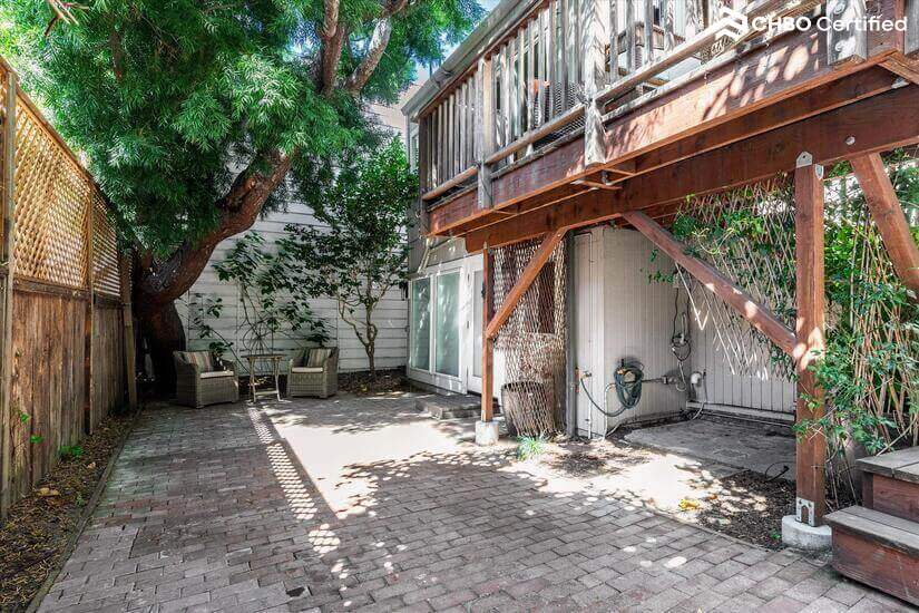 Single Family Home in North Beach