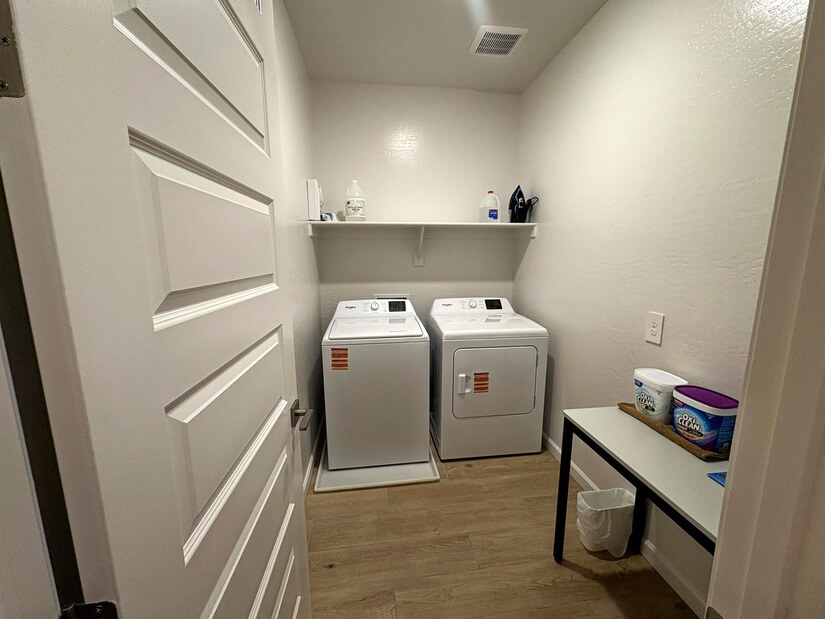 Gated Exec TH 3BR Trav Nurse Friendly