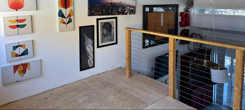 Artsy Classy Beach Side Loft w Amenities