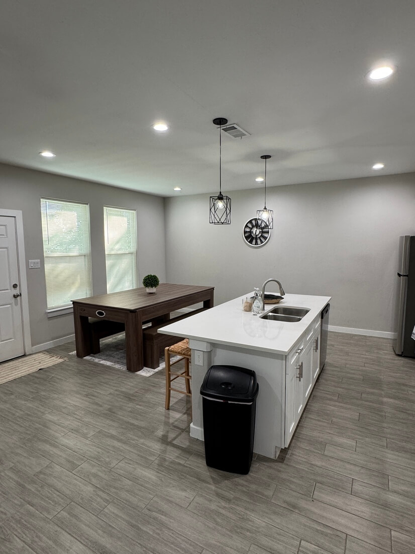 3BR Exec Home Near DT Wax WiFi Garage