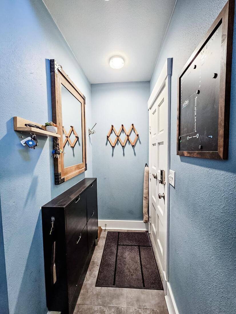 Front entrance with shoe cabinet