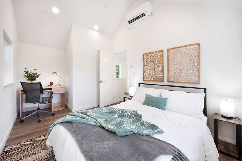 Turnkey 2BR Furnished Home Near UW